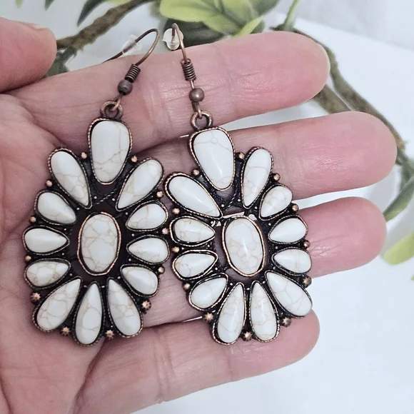 Western Squash Blossom Ivory & Copper Earrings - Picture 2 of 4